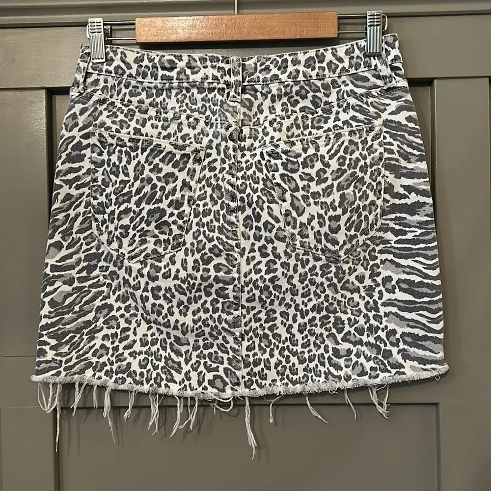 Current/Elliott Leopard Print Denim Mini Skirt Gray White Raw Hem Size 28